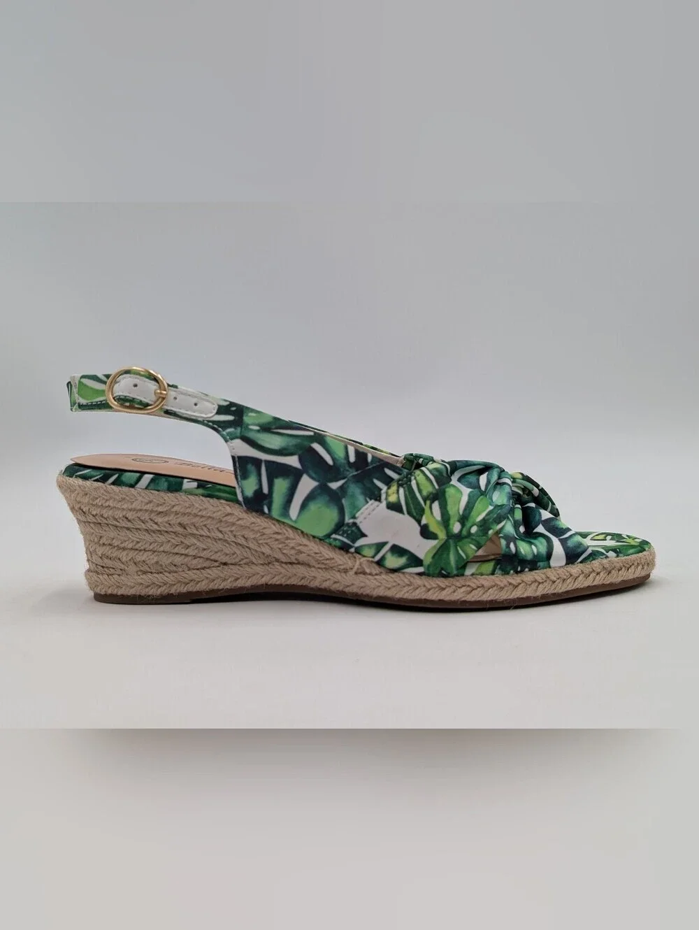 Bella Vita Size 9M Tropical Leaf Espadrille Wedge Sandals Slingback Gold Buckle